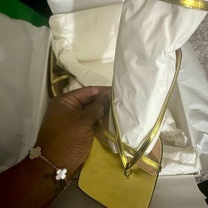 BRAND NEW BOTTEGA STRETCH SANDAL GOLD